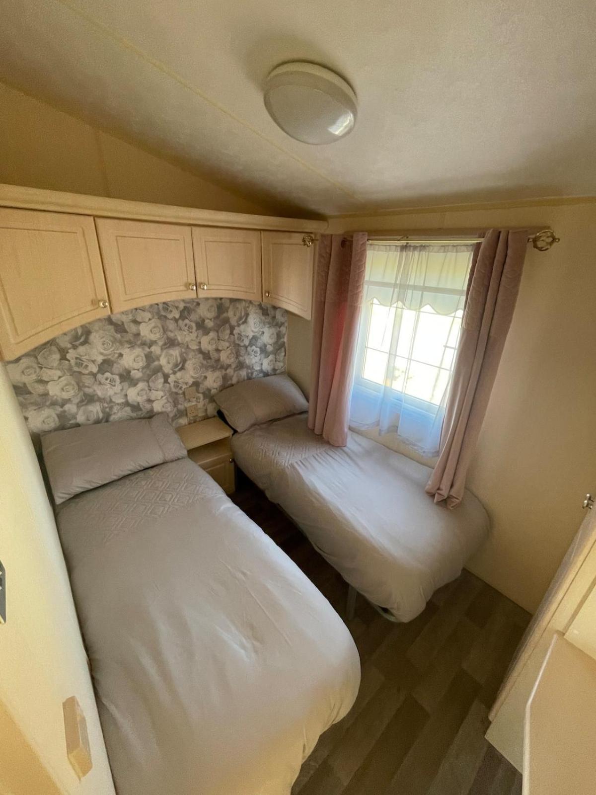 Willerby Granada 2-Bedroom Caravan, Glasgow Uddingston Exterior foto